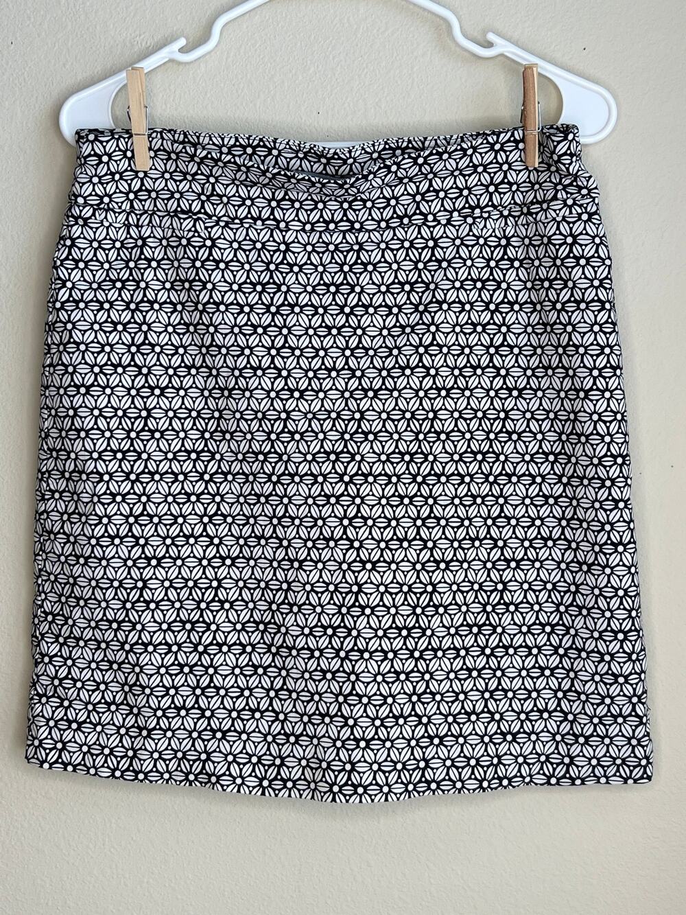 Kim Rogers Geometric Starburst Pull On Skort Women's Size 8 Style 8173VK3KRA